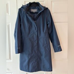 Eddie Bauer Women’s Blue Hooded Raincoat
Size M
Detachable hood
Smoke free home